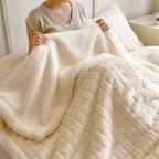 Thickened Coral Fleece Bed Blankets for Winter Warm Soft Imitation Lambs Wool Jacquard Blankets for Bedroom Sleeping Sofa Throw
