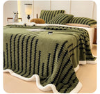 Super Thick and Warm Flannel Blanket Super Soft Fluffy Queen Size Bed Blanket Cozy Skin-friendly Multifunctional Nap Blanket