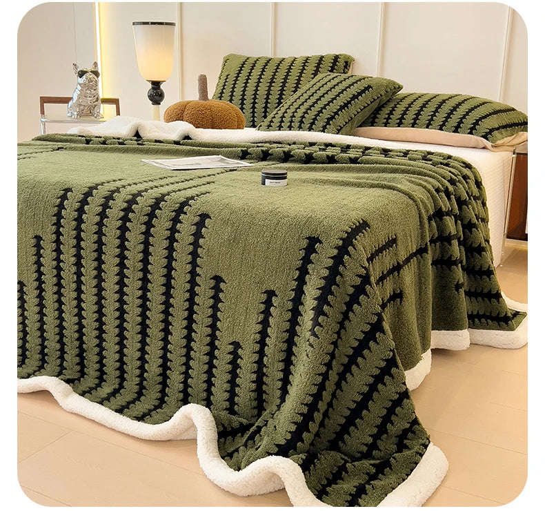 Super Thick and Warm Flannel Blanket Super Soft Fluffy Queen Size Bed Blanket Cozy Skin-friendly Multifunctional Nap Blanket