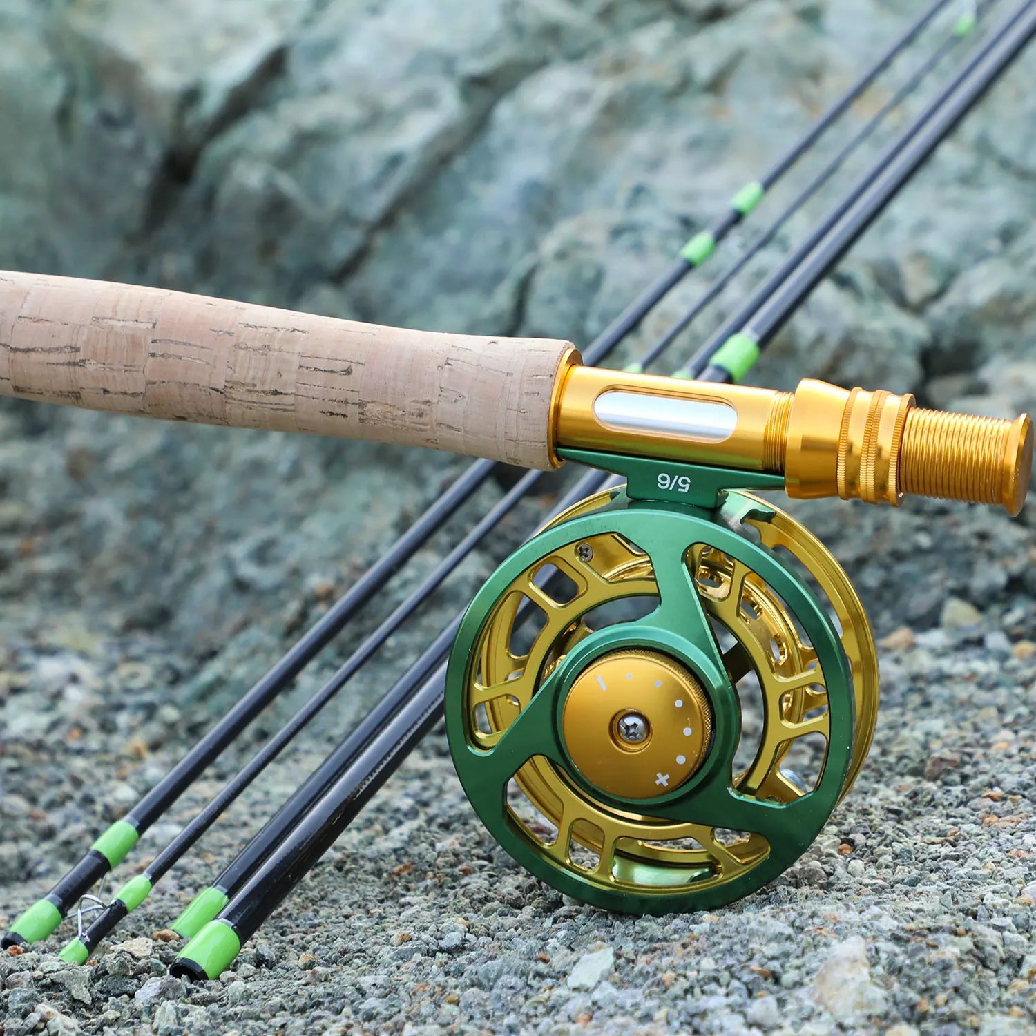 Sougayilang Fly Fishing Rod and Reel Full Kit 5sections Carbon Fly Fishing Rod and 5/6 Reel Perch Fly Fishing Suitable for Pesca