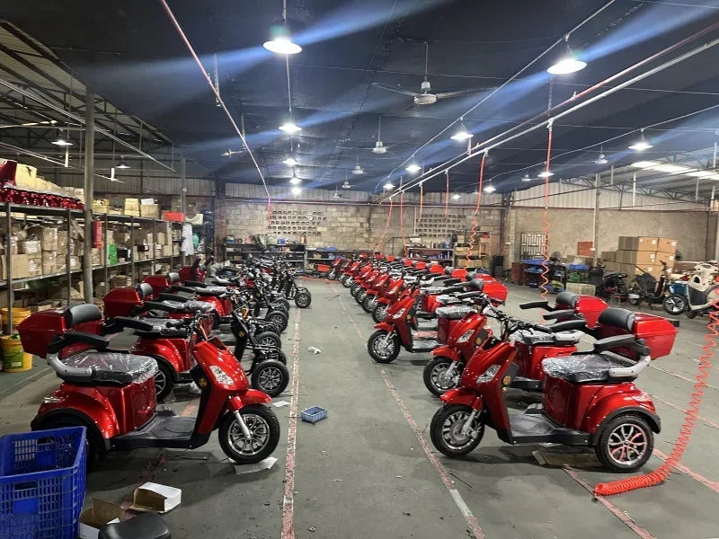 Factory Hot Selling 2025 New Design Three Wheel Heavy Duty Handicap Mobility Scooters EEC certified Long Warranty
