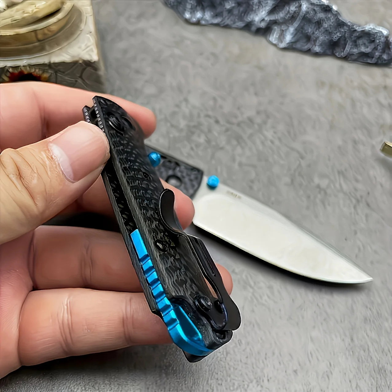 BM 535/533 Folding Knife with Shaft Lock - High Hardness S35V Blade Carbon Fiber Handle - Men Must Have Outdoor Men's Gift
