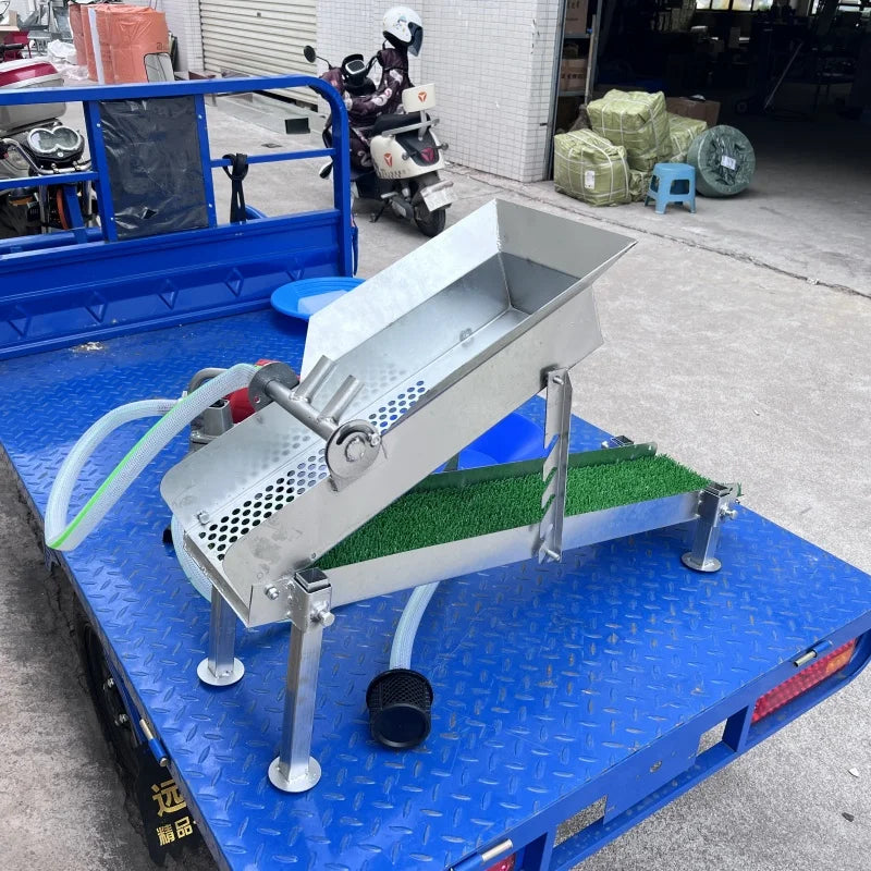 High-efficiency recovery sluice box for efficient gold panning, mining and exploration Compact and portable