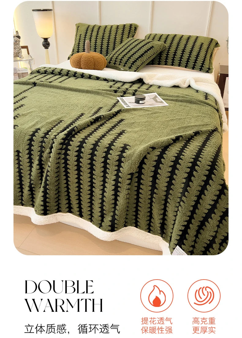 Super Thick and Warm Flannel Blanket Super Soft Fluffy Queen Size Bed Blanket Cozy Skin-friendly Multifunctional Nap Blanket