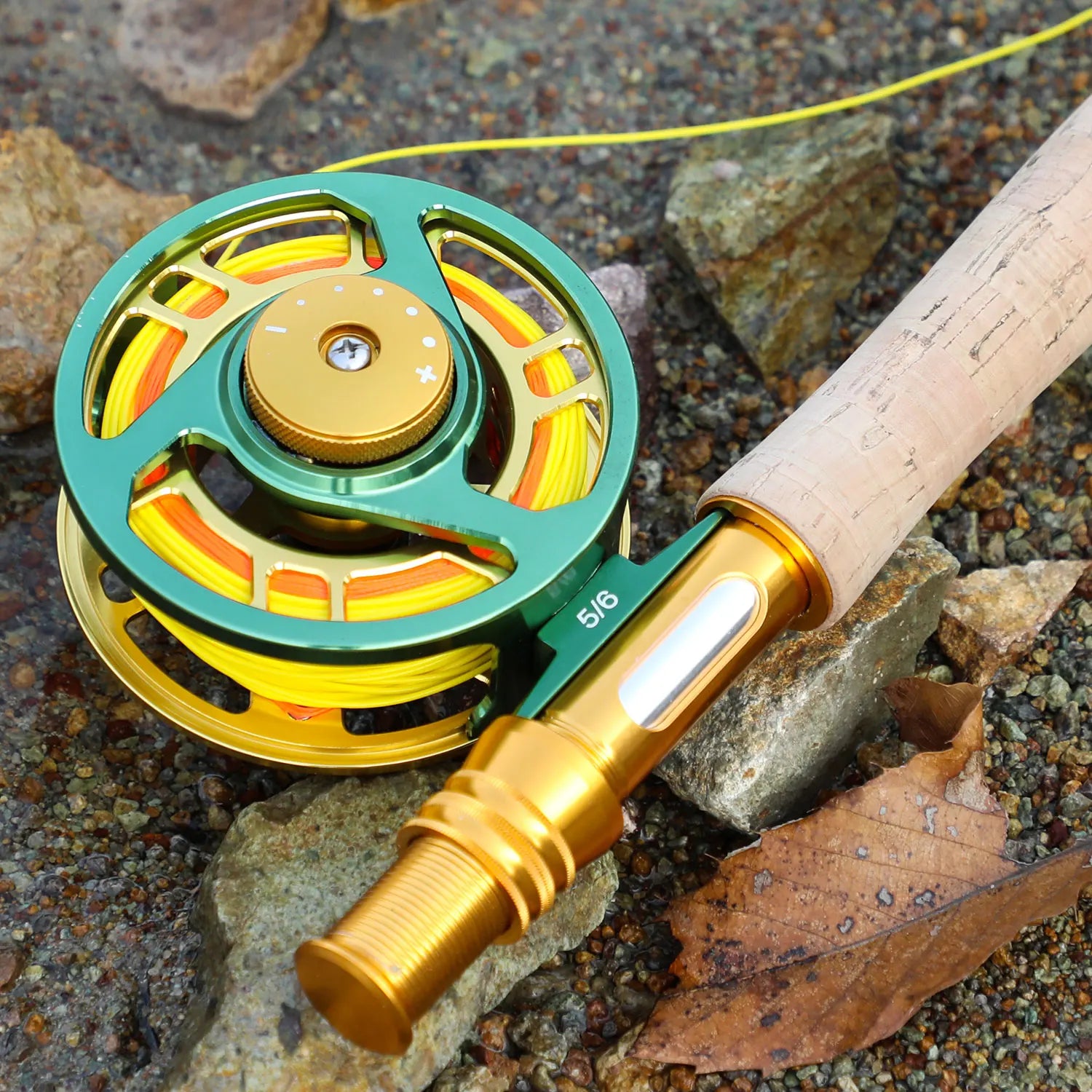 Sougayilang Fly Fishing Rods and Reels 5-sections Carbon Rod 5/6 Reels for Trout Perch Fishing Suitable for Leisure Fishing