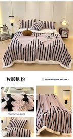 Super Thick and Warm Flannel Blanket Super Soft Fluffy Queen Size Bed Blanket Cozy Skin-friendly Multifunctional Nap Blanket